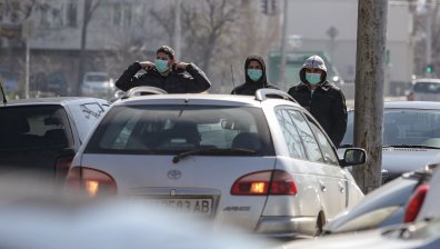 Опашка пред частна лаборатория, която прави тестове за Ковид-19