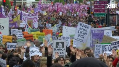 Масови протести в цяла Испания, хиляди скандираха против насилието над жени
