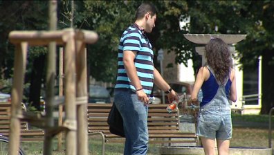 Над 50% от младите българи все още живеят с родителите си