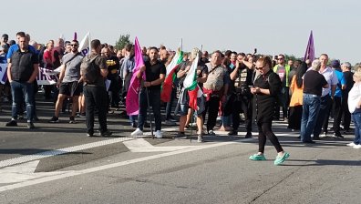 КНСБ стои зад протестиращите: "Създай работно място, преди да съкратиш работник"