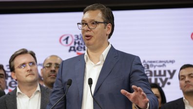 Разгромна победа за партията на Вучич на изборите в Сърбия