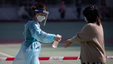 Експерти алармират: Дезинфектантите за ръце могат да причинят гадене и виене на свят