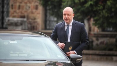 Решаващ вот - народните представители гласуват проектокабинета "Габровски"