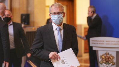 Образователният министър с нова заповед заради коронавируса