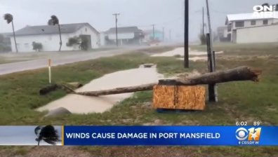 Извънредно положение в Тексас заради урагана Хана (Видео)