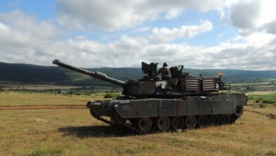 Военна техника кръстосва България по земя и въздух