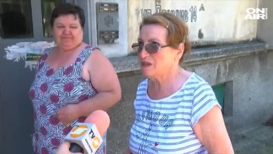 Русенка превърна апартамента си в сметище, съседите готови да я гонят