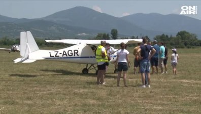 Трима ранени след падане на ултралек самолет край Казанлък