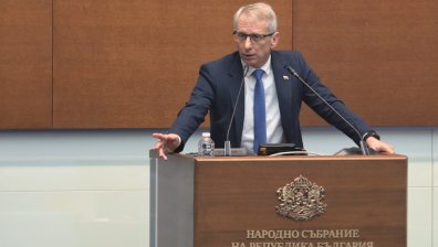Депутатите приеха оставката на кабинета "Денков"
