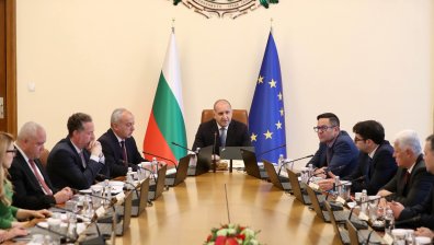 Кабинетът "Радев" отпусна над 135 млн. евро за образование, наука и спорт