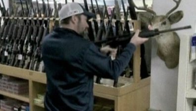 Убийствата не пречат на бизнеса с оръжия в САЩ, твърди анализатор