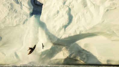 Катастрофален сигнал от Антарктида: Ледник се стопи наполовина за два месеца