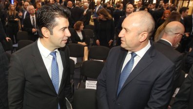 Консултации и мандати: На ход е президентът Румен Радев