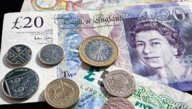 Паундът продължава да спада заради Brexit