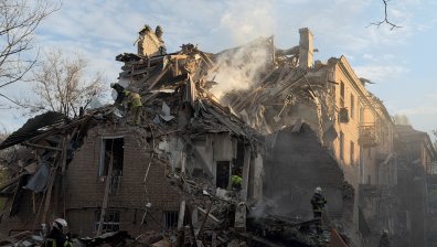 Русия удари жилищен блок в Днипро, има загинали и ранени