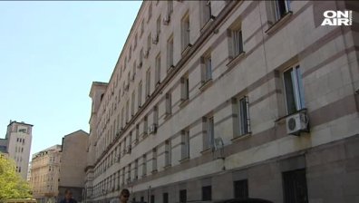 Социалният министър с отчет: Как държавата се бори с бедността?