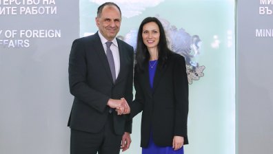 Мария Габриел: Важно е да продължим да работим заедно с Гърция