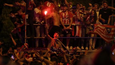 14-годишен фен на "Атлетико" загина по време на лудите празненства (ВИДЕО)