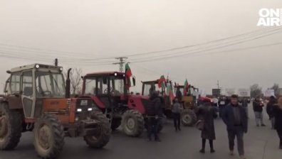 Министър Иванов увери - пари за земеделците има, създава се изкуствено конфликт