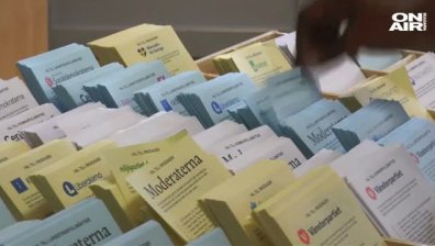 След изборите в Швеция: Основните партии с равен резултат