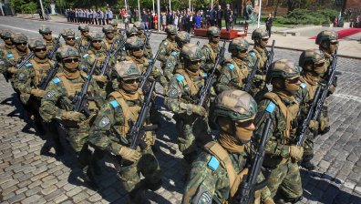 Войските ни зарадваха децата и на възрастните стоплиха сърцата