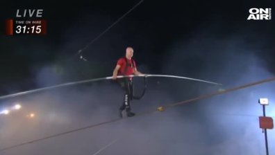 За първи път: Акробат прекоси кратер на активен вулкан в Никарагуа (+ВИДЕО)