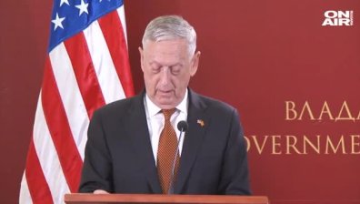 Американският министър на отбраната е на официално посещение в Македония