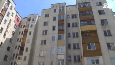 3-годишно останало зад волана на кола и прегазило жена