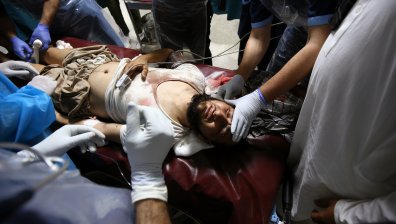 Най-малко 40 са вече жертвите след взрива на митинг в Пакистан