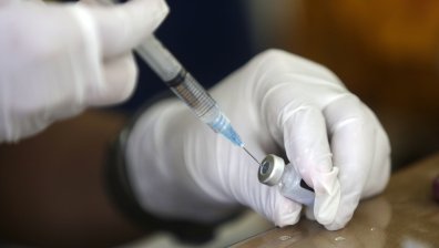 Задържаха учителка в Ню Йорк, ваксинирала срещу Ковид-19 свой ученик