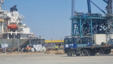 Посрещнахме втория кораб с тръби за новия вертикален газов коридор