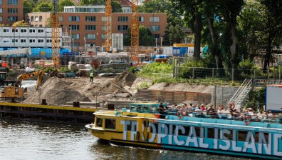 9 души са ранени след пропаднал покрив на лодка в Берлин