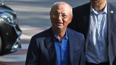 В АПС на Ахмед Доган изненадани от помирението на Чакъров с Пеевски