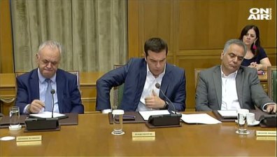 Ципрас разнообрази кабинета си: Рокади преди избори