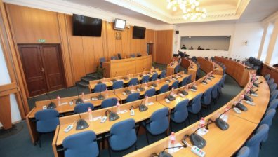 Новият СОС съставен от 5 партии и един независим кандидат