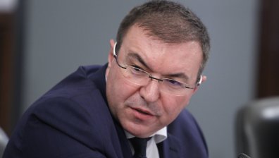 Тройни заплати за лекари и медицински сестри в общините с недостиг