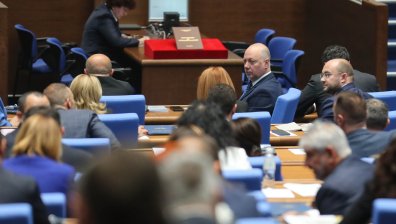 Депутати се караха защо България не е на разговорите в Париж за Украйна