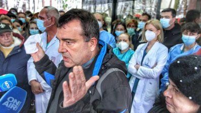 Лекари от болница "Лозенец" протестират срещу сливането с детската болница