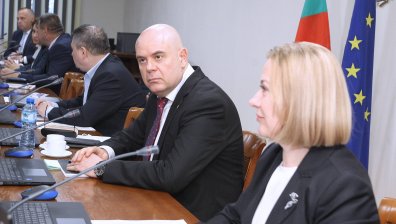 Искри между Гешев и Йорданова преди заседанието на ВСС