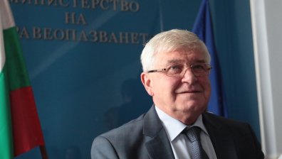 Ананиев нареди: Само с маски на обществени места