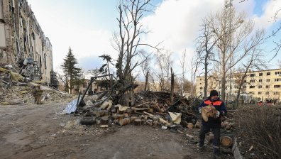 Смъртта на бременна и още няколко души след руски удар вбесиха Зеленски