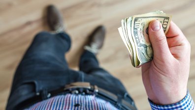 Ето ги зодиите, които няма да се отърват от пари през октомври
