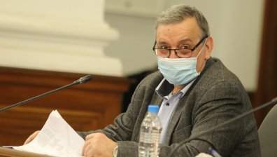 Кантарджиев: До края на новата седмица може да се възобнови масовата ваксинация