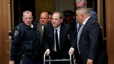 Нови обвинения срещу Уайнстийн, грози го "доживотен затвор"