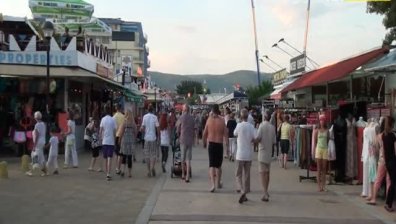 Хотелиерите настояват да се въведе глоба 300 евро за балконинг