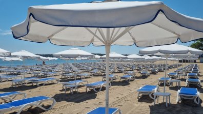 Има ли кой да работи по морето и колко по-скъпо ще ни излезе почивката