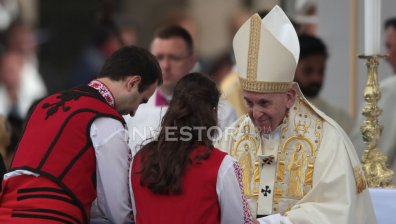 Най-запомнящите се снимки от посещението на папа Франциск в България (ГАЛЕРИЯ)
