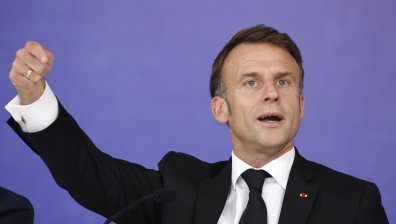 Макрон заговори за ядрени бойни глави за защита на Европа от Русия