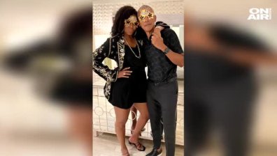 Мишел и Барак Обама със закачлив поздрав за НГ