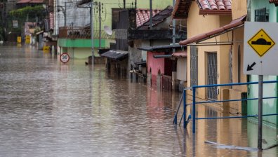 117 загинали и над 100 изчезнали след свлачищата и наводненията в Бразилия